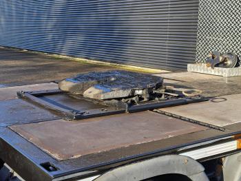 R490 8x2 / HMF 85 T/M CRANE + WINCH + JIB